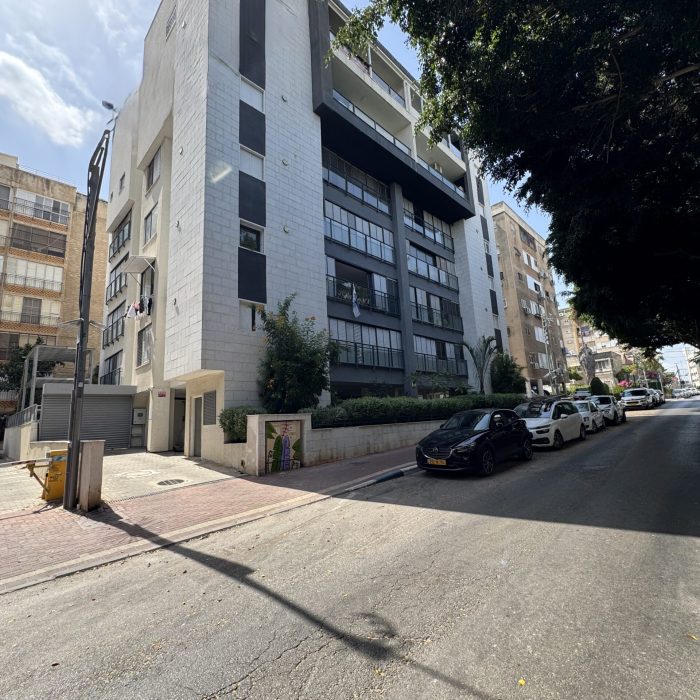 שרה אהרונסון ,פת